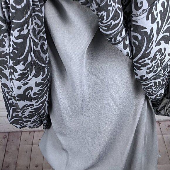 LIKE NEW Nicole Miller Gray/Black Floral Puffy Sleeve Blouse - Picture 4 of 4